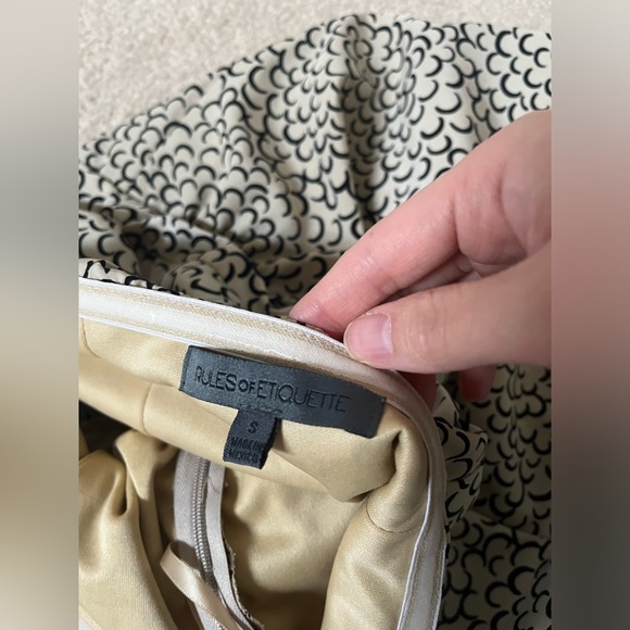 Rules of Etiquette patterned jumpsuit size s - Picture 4 of 4